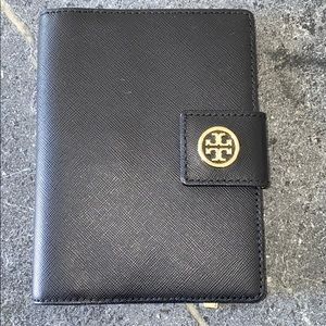 Tory Burch Passport Holder in Black/Gold